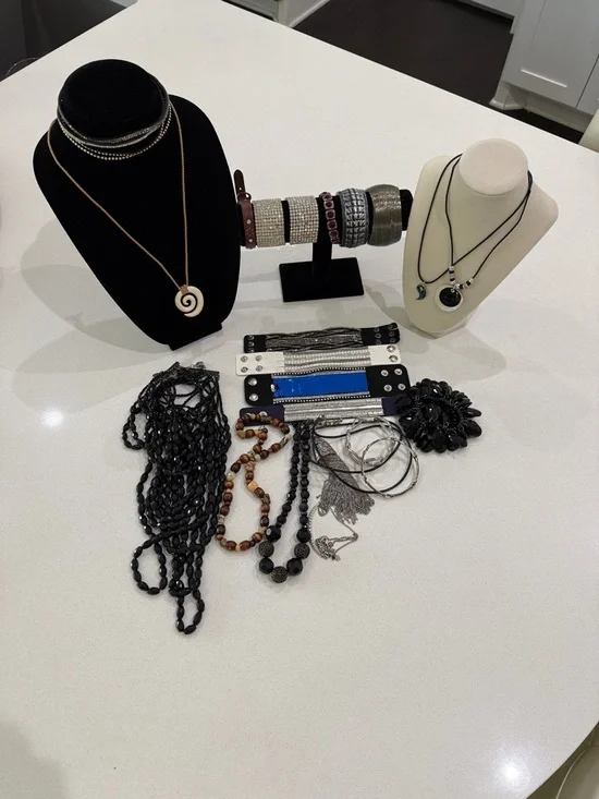 BOHO Meets GOTH Meets BLING Mixed 2# Bag of Jewelry - Picture 3 of 11